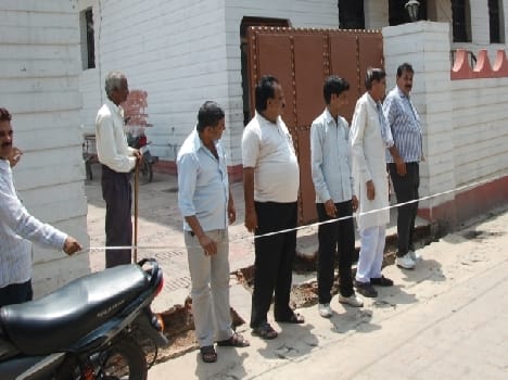 Commercial buildings caused to measure the Corporation's Team